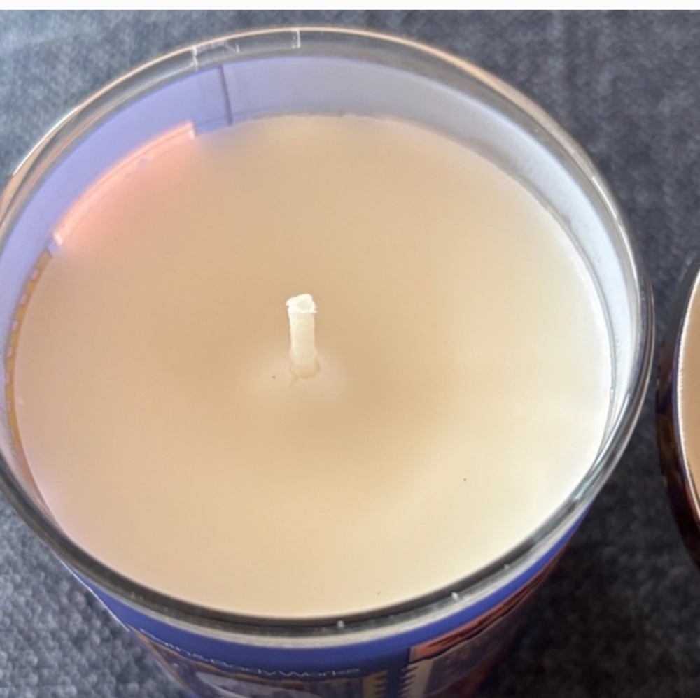 Bath & Body Works Let It Snow Candle - Purple - Picture 6 of 8